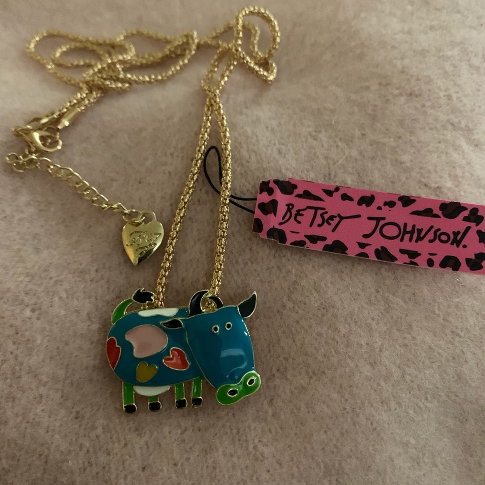 COPY - Adorable little enamel cow
